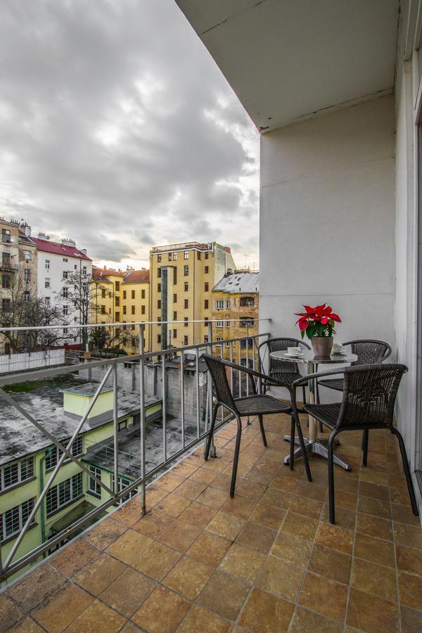 Stylish Apartments Close To Eden Garden Прага Екстер'єр фото