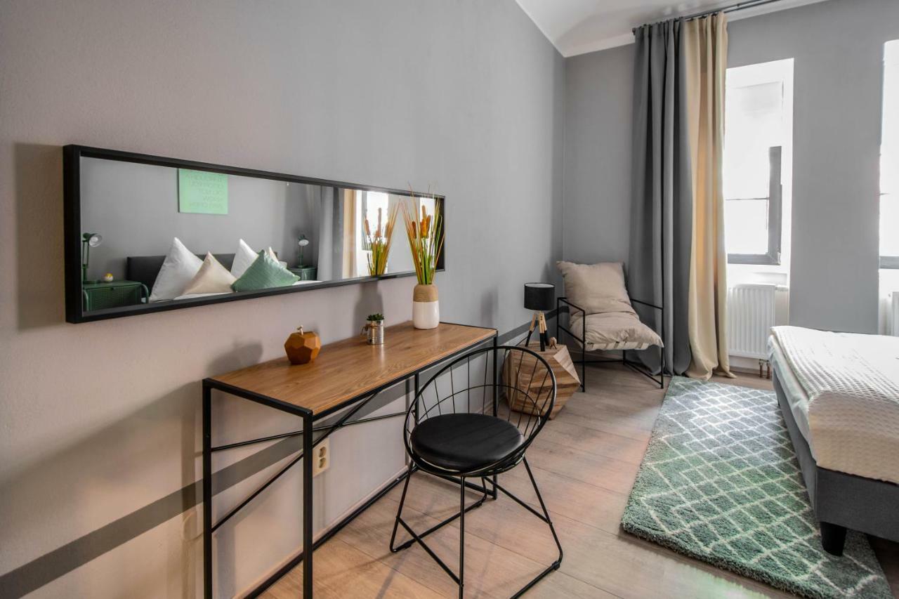 Stylish Apartments Close To Eden Garden Прага Екстер'єр фото
